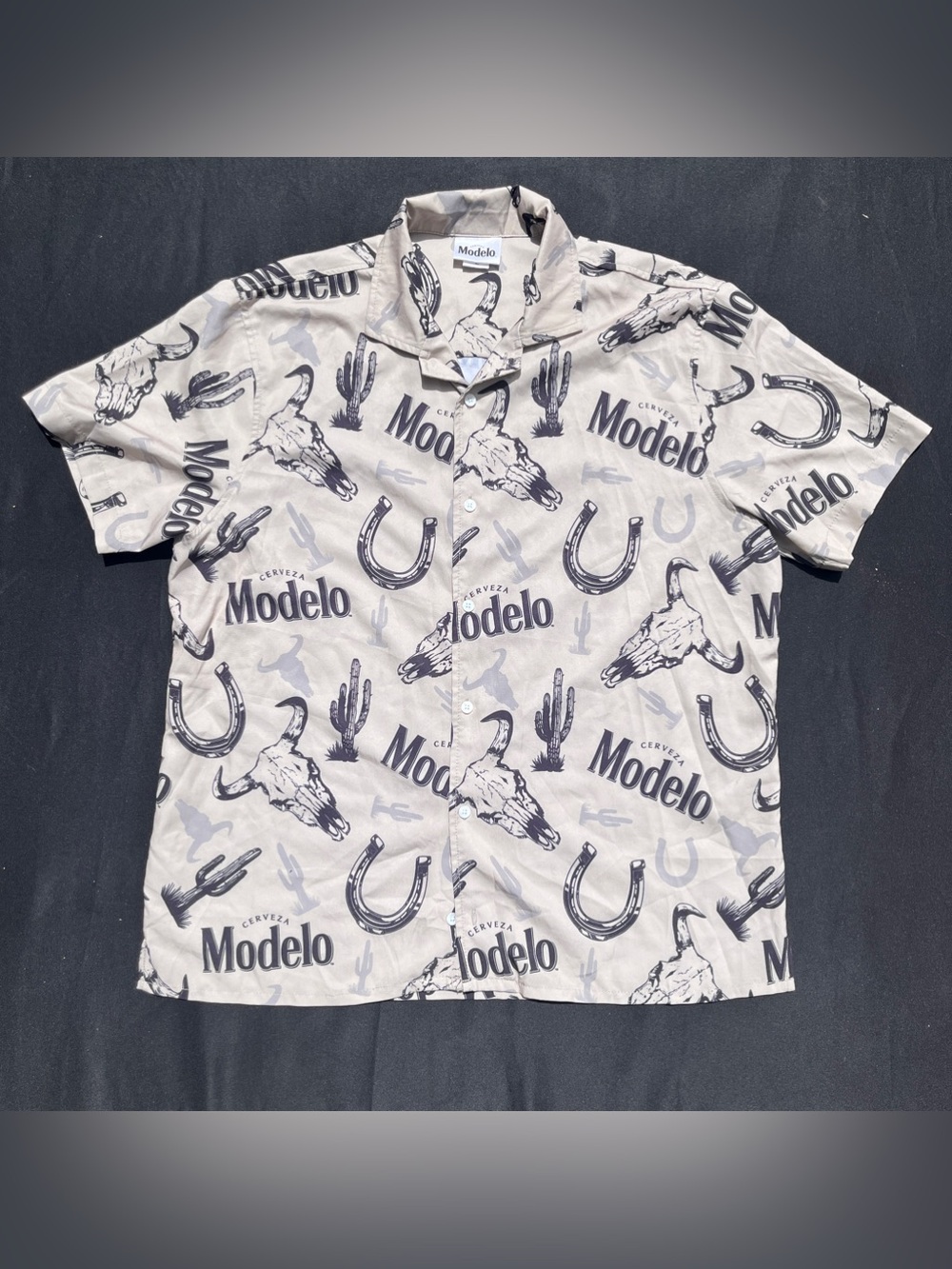 Modelo Logo Short Sleeve Button-Up Shirt Size Large